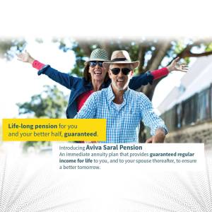 Happy senior couple with arms outstretched, promoting Aviva Saral Pension.