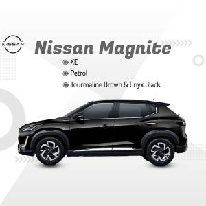 Side view of a black Nissan Magnite XE Petrol in Tourmaline Brown & Onyx Black color scheme