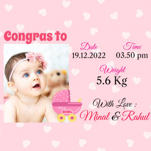 Baby girl birth announcement with photo, date, weight and parents' names.